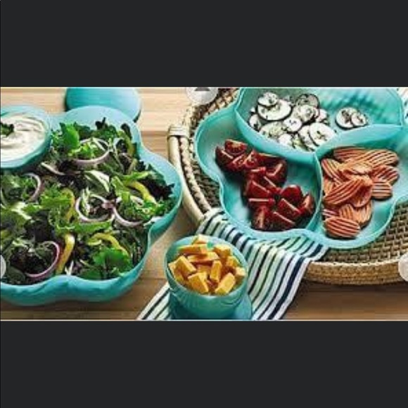 TUPPERWARE Holiday Sparkling chip and dip bowl serving tray set Burgundy - Picture 13 of 16